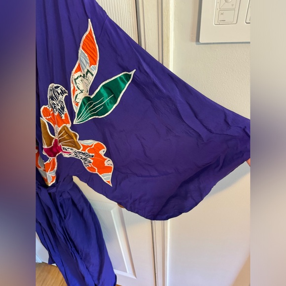 Vintage Gold Label Victoria’s Secret robe - Picture 4 of 7